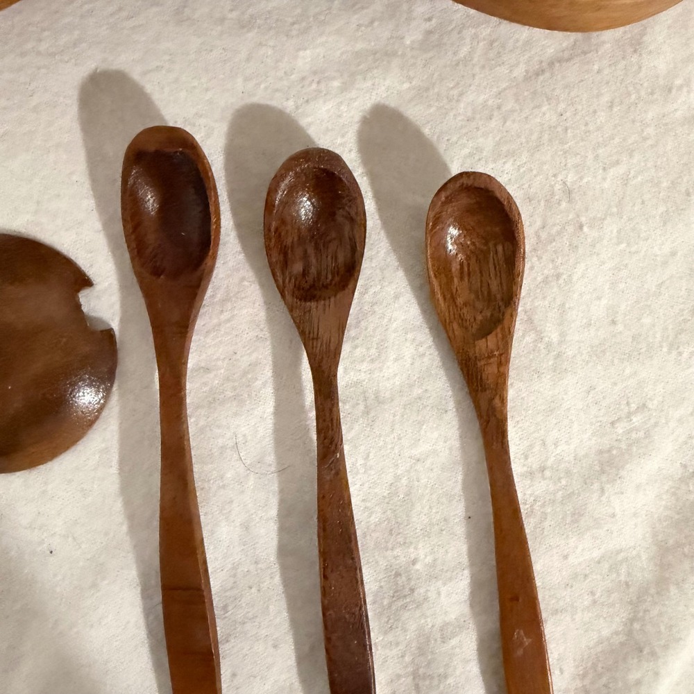 1960's Vintage Tiki Wood Lazy Susan with 3 Wood Condiment Jars And Spoons - Picture 9 of 14